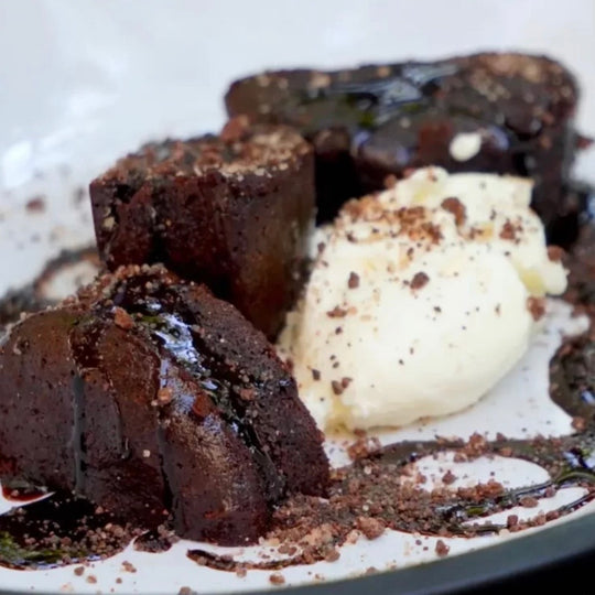Mesquite-Chocolate Cake | Pastel de Mezquite y Chocolate